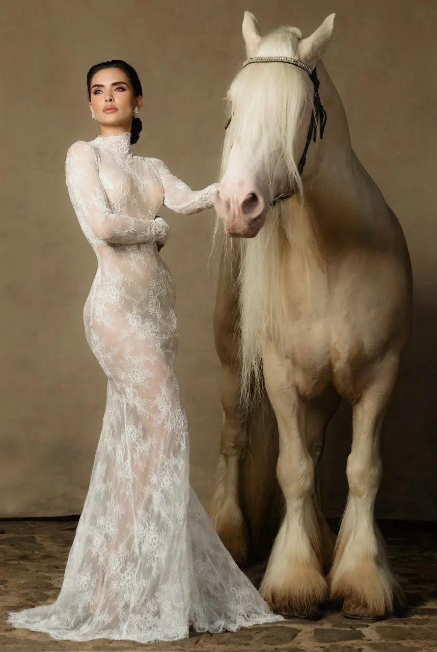 Sesión de estudio con vestido de encaje y un Gypsy Vanner cremello